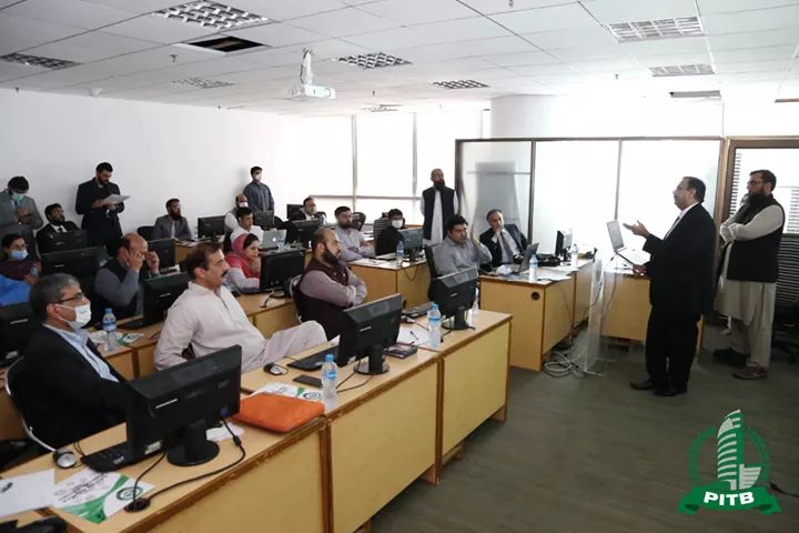 PITB holds e-FOAS training for South Punjab Secretaries